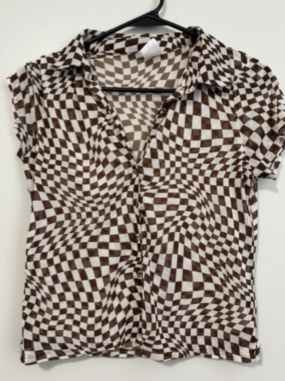 Woman's No Boundaries Short Sleeve Button Down Sheer Top Size Large (11-13)